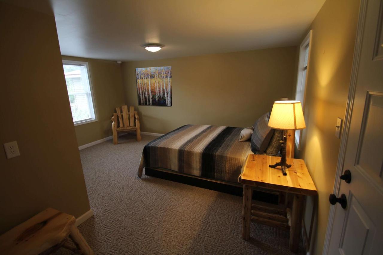 Mackinac Lake Trail Motel ماكيناو سيتي الغرفة الصورة